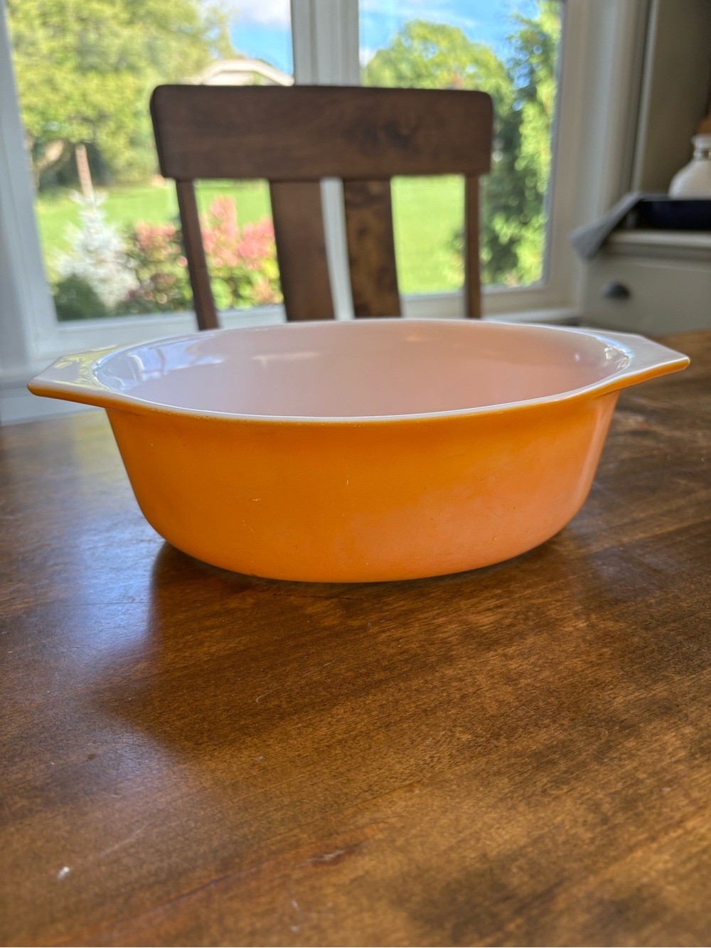 Vintage Pyrex 1 1/2 quart orange dish